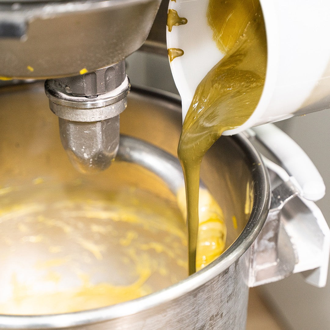 Panettone artigianale al Pistacchio di Sicilia, con vasetto di crema spalmabile al pistacchio
