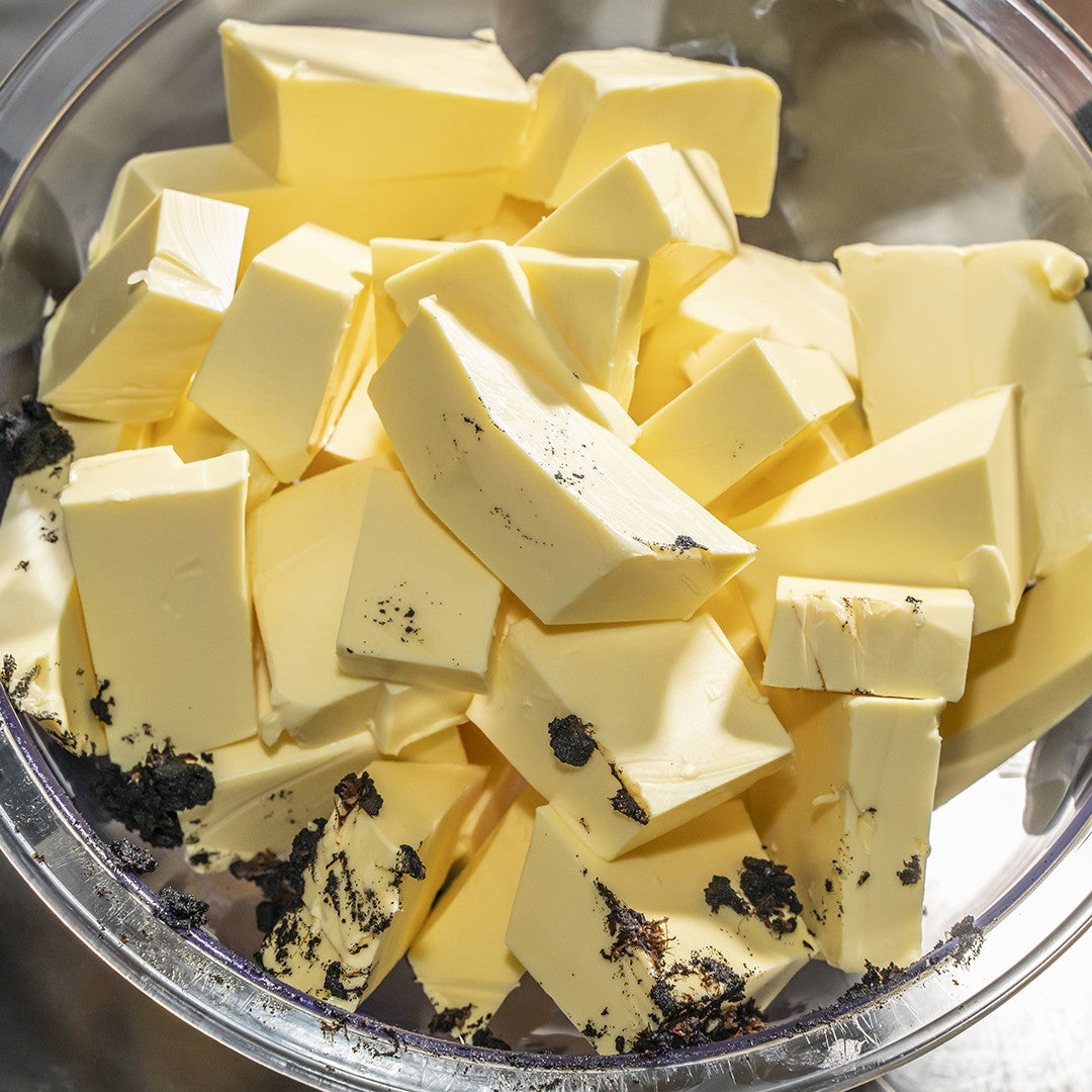 Panettone artigianale Goloso Nocciobianco, con vasetto di crema spalmabile Nocciola e cioccolato bianco