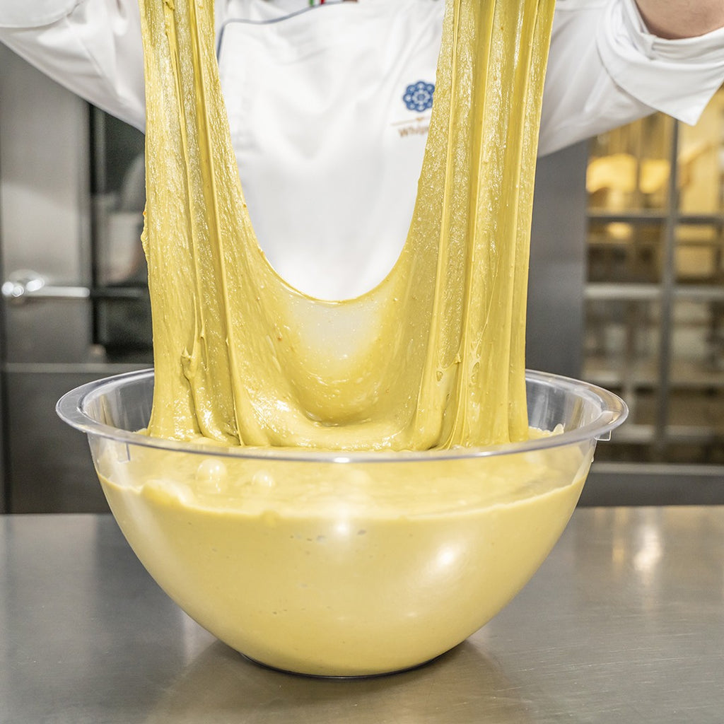 Colomba artigianale Nocciobianca, con vasetto di crema spalmabile artigianale nocciola e cioccolato bianco