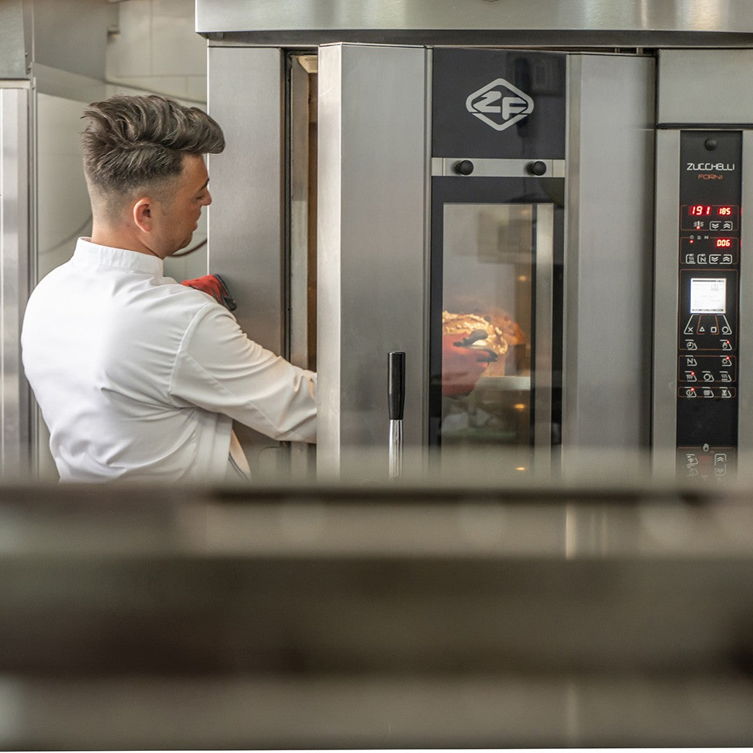 Colomba artigianale Nocciobianca, con vasetto di crema spalmabile artigianale nocciola e cioccolato bianco