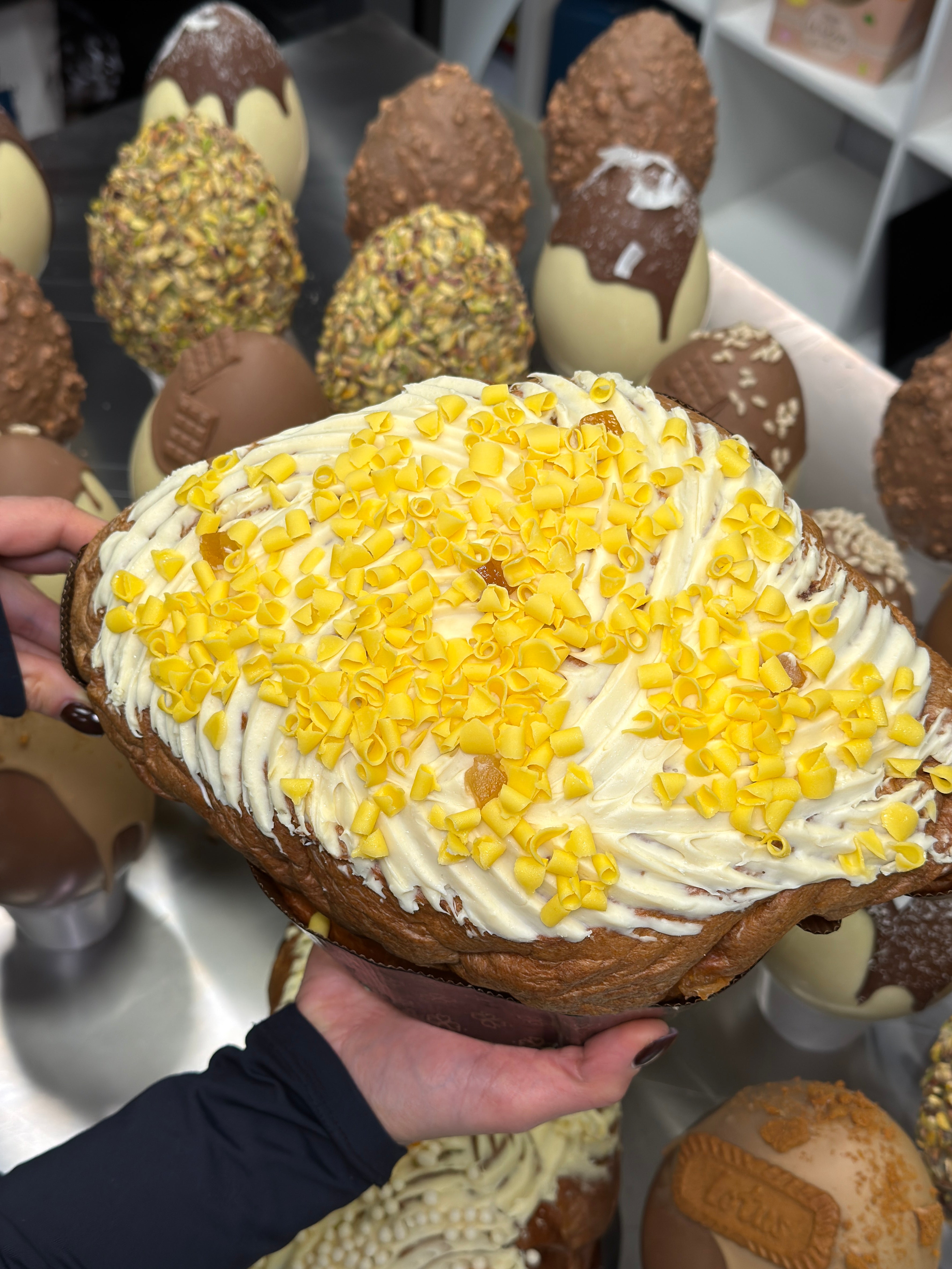 Colomba artigianale  Amalfitana, farcita con crema al limoncello