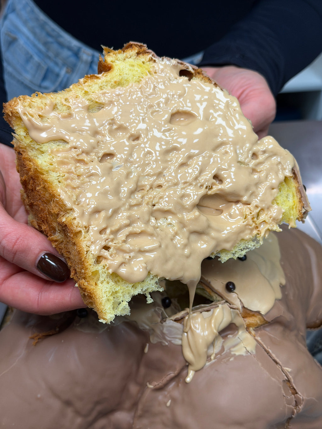 Colomba artigianale Nocciolatte, con vasetto di crema spalmabile artigianale Nocciola IGP del Piemonte