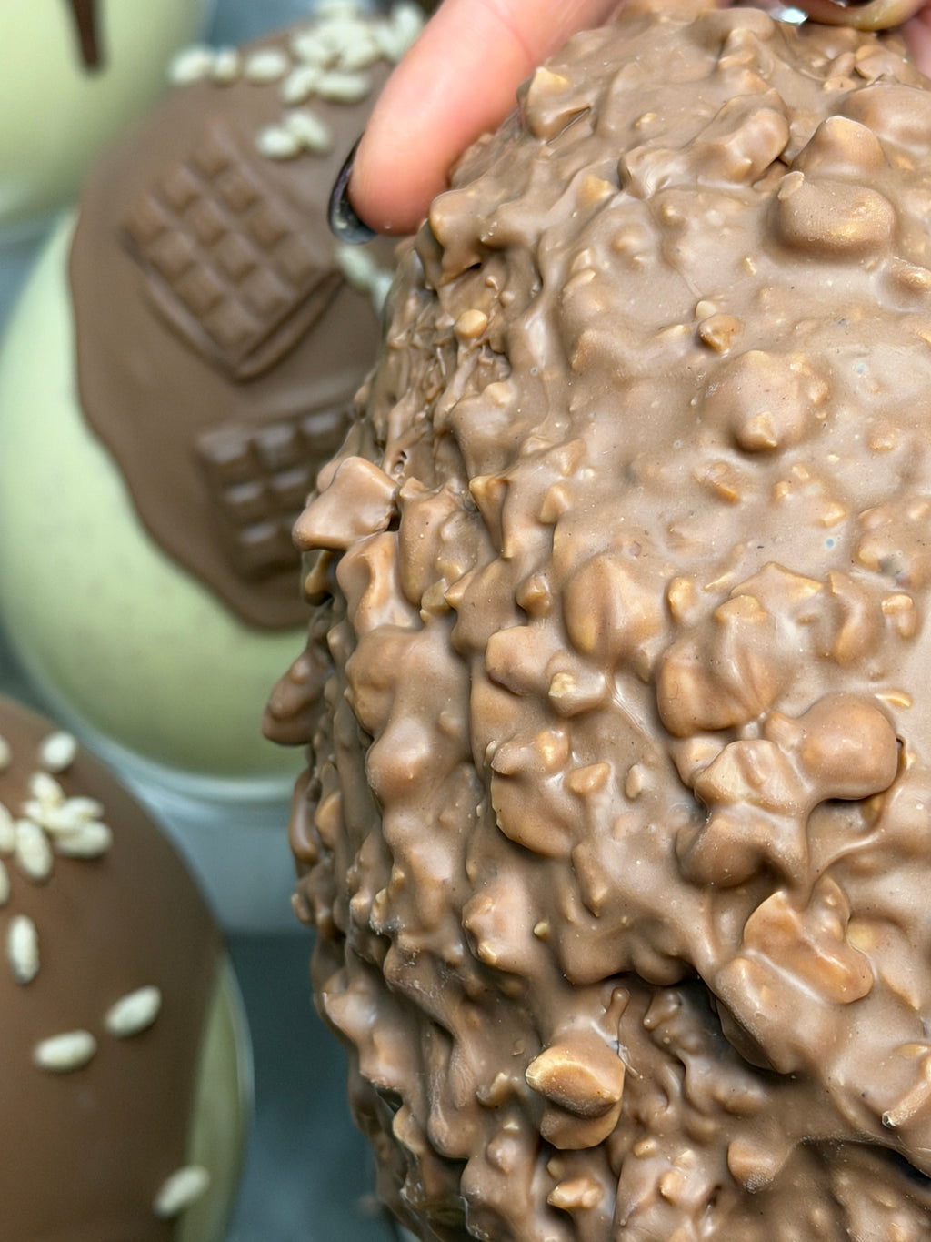 Uovo di Pasqua Nocciolato al latte, con golosa sorpresa